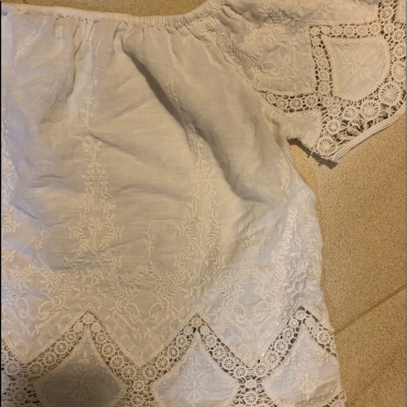 American Eagle off the shoulder top! - Picture 2 of 4